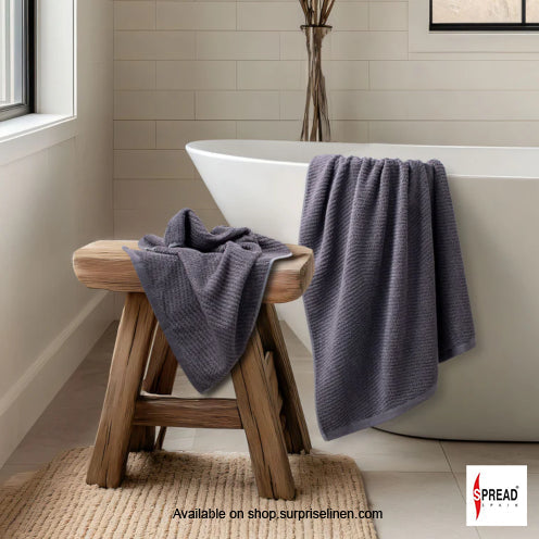 Spread Spain - Lightweight Luxury with Superior Absorbency The Bamboo Bath Towel (Dark Grey)