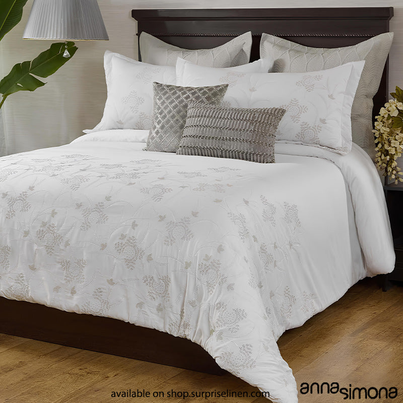 Anna Simona - Gulzar 7 Pcs Velvet Duvet Ensemble (White)