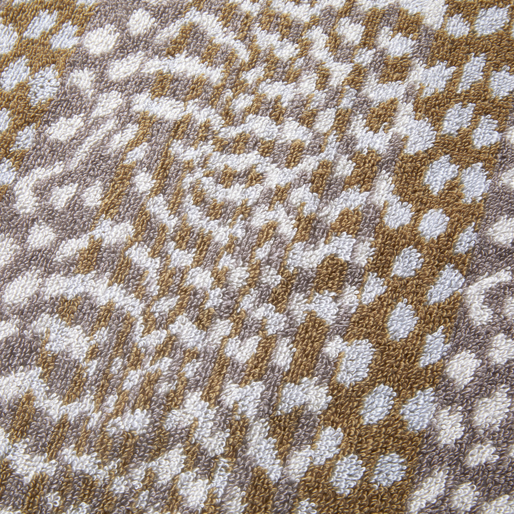 Kenzo - K Wildcat 550 GSM 100% Organic Cotton Jacquard Towel