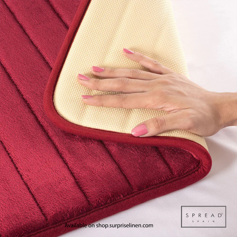 Spread Spain - Plush Stripe Collection Anti Skid Memory Foam Bathmat Waves (Maroon)
