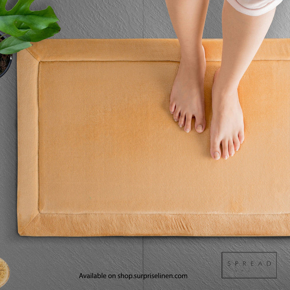 Spread Spain - Plush Square Collection Anti Skid Memory Foam Bathmat Waves (Gold)