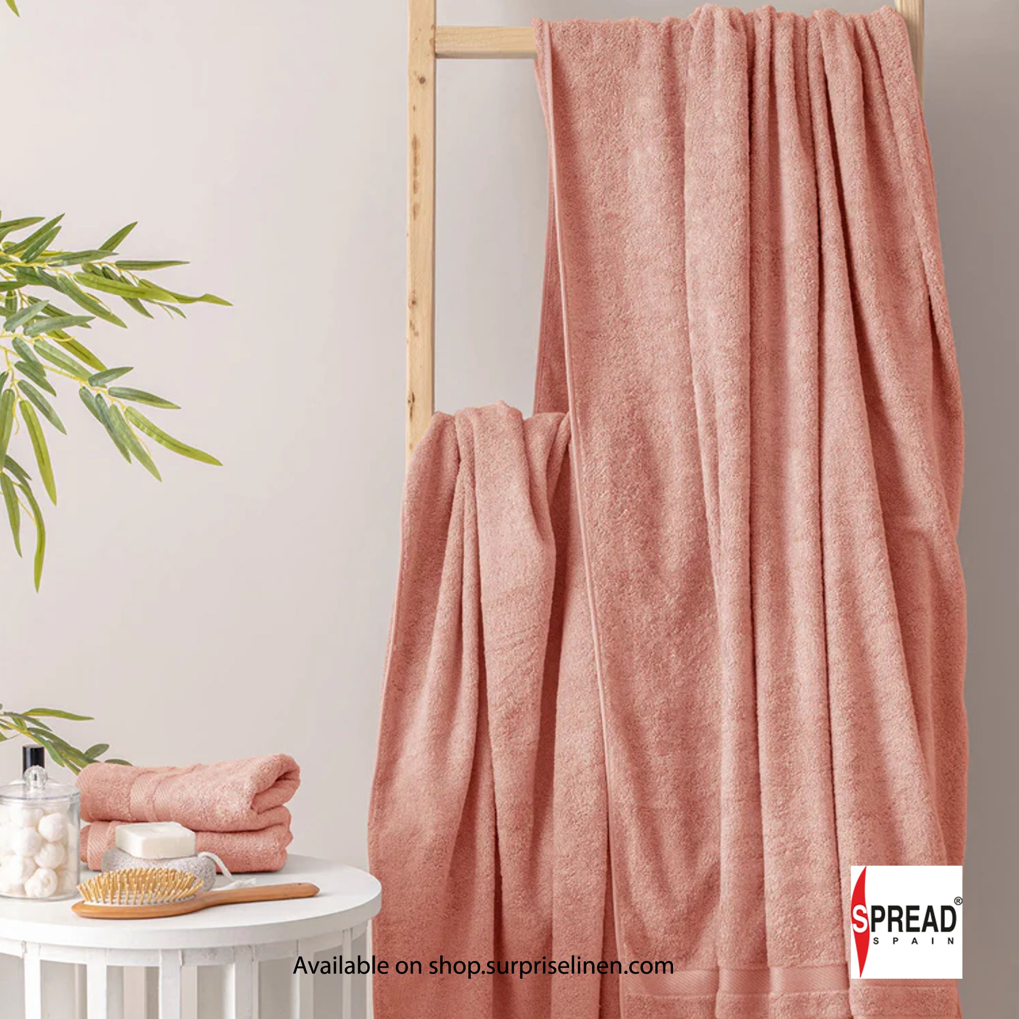 Spread Spain - The Bamboo Collection Gentle Quick-Drying Beach Towel (Orange)