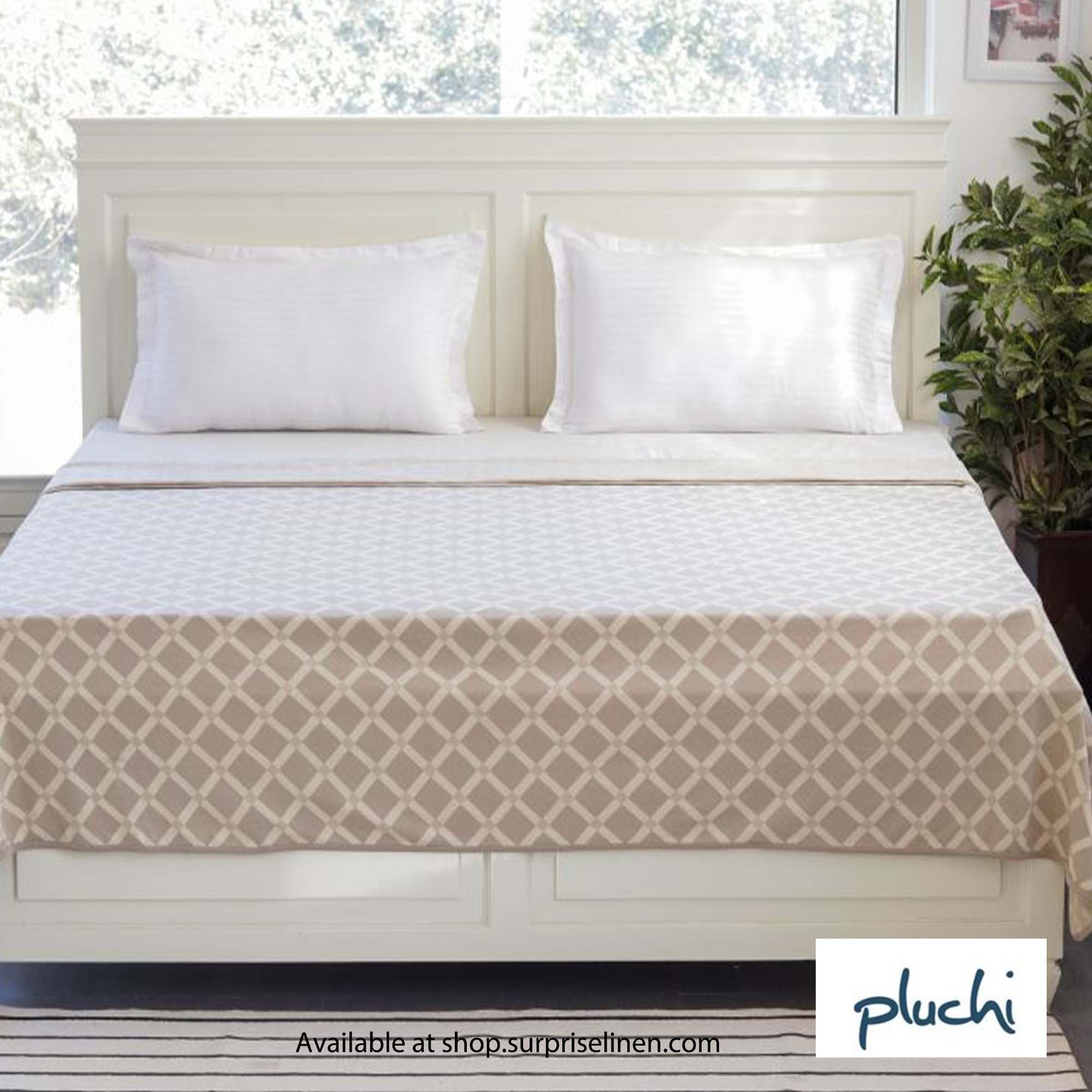 Pluchi - Rhombus Double Cotton Knitted Ac Blanket for Round the Year Use (Light Grey)