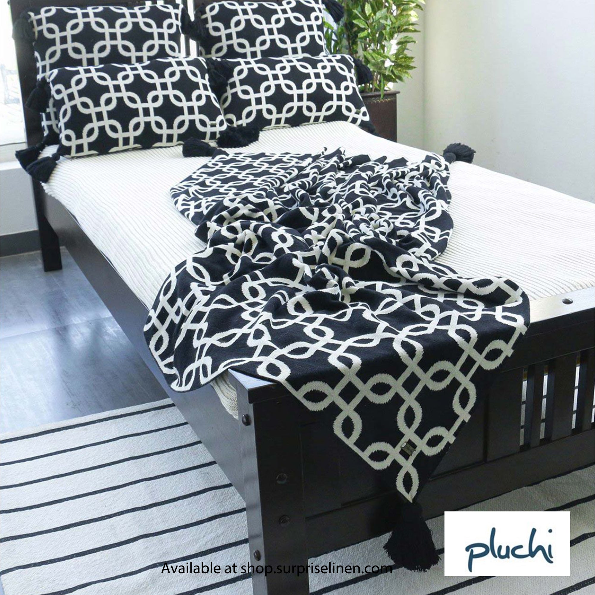 Pluchi - Stroke Cotton Knitted Throw /Blanket For Round The Year Use (Black)