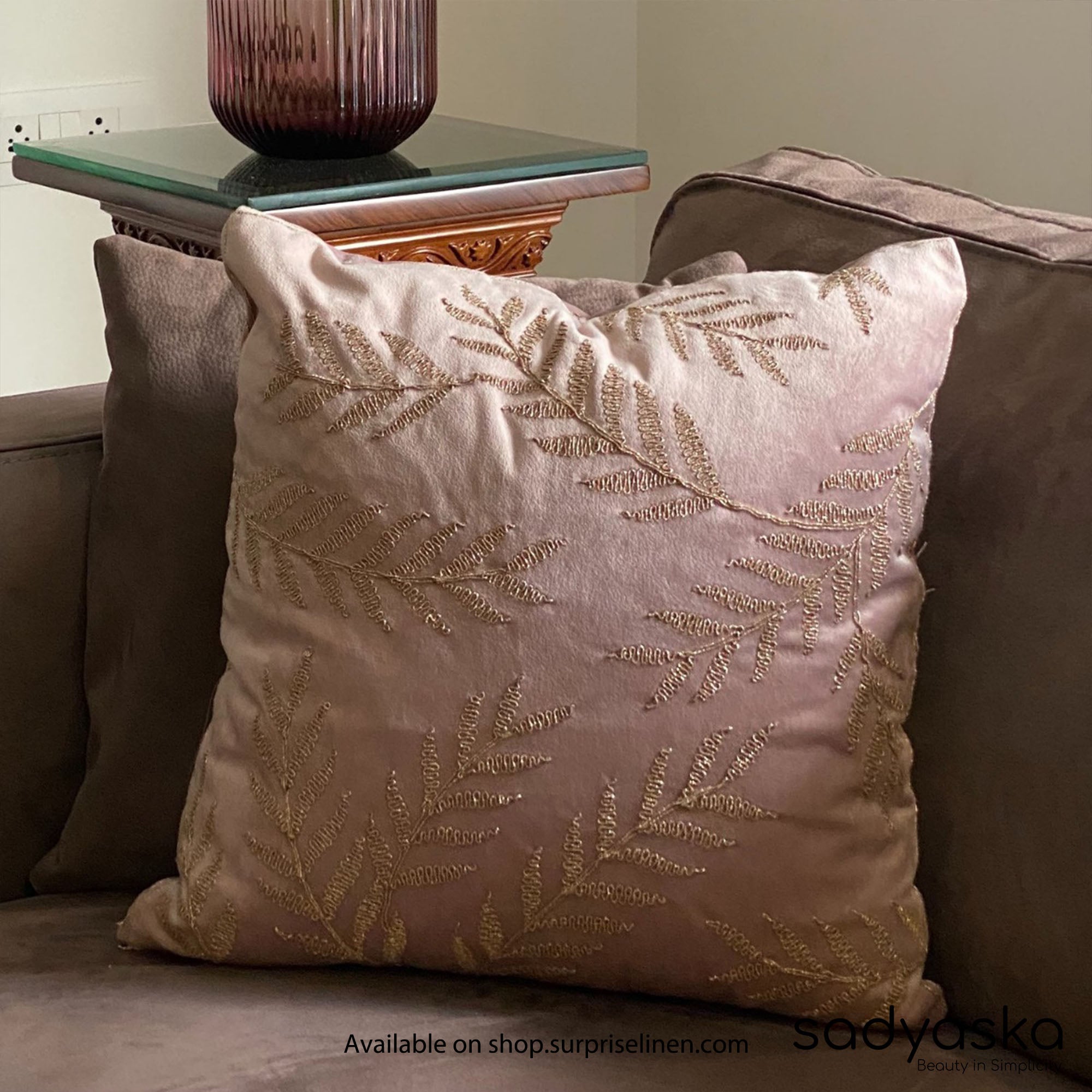 Sadyaska - Decorative Frond Velvet Cushion Cover (Onion Pink)