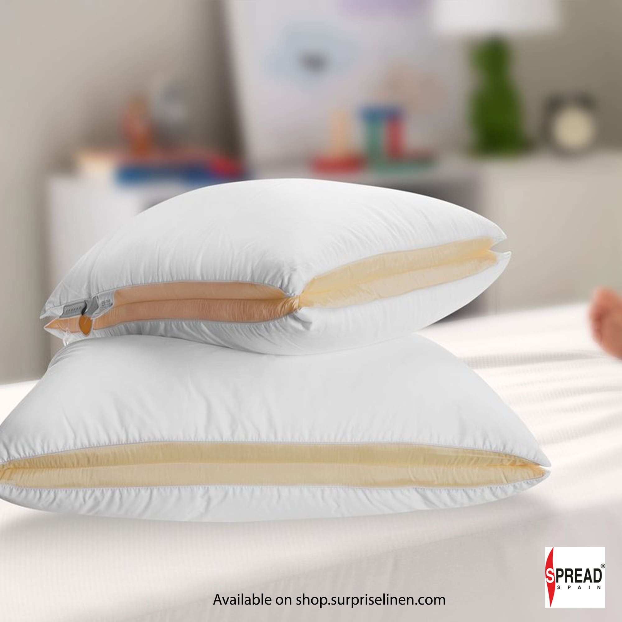 Spread Spain - Royale Pillow (White)