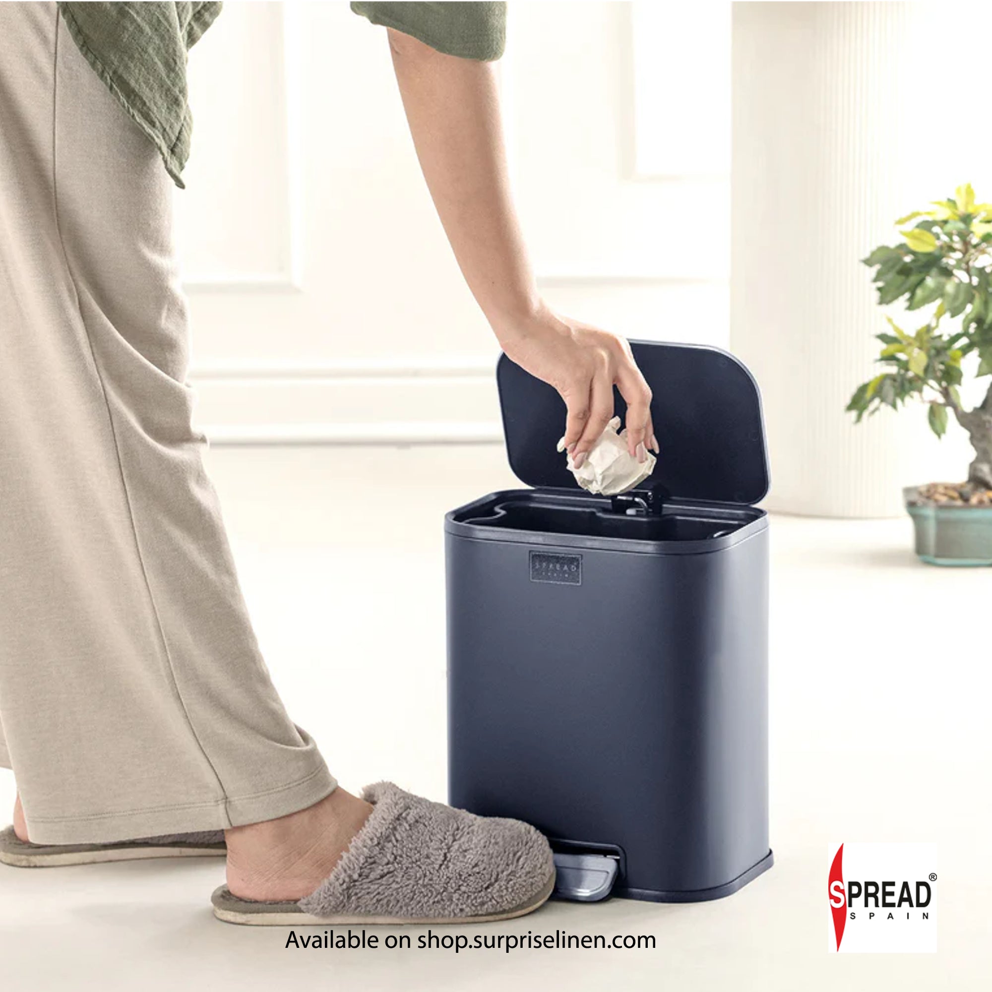 Spread Spain - Metallica Collection 5 Litre Soft Close Dustbin (Matte Black)