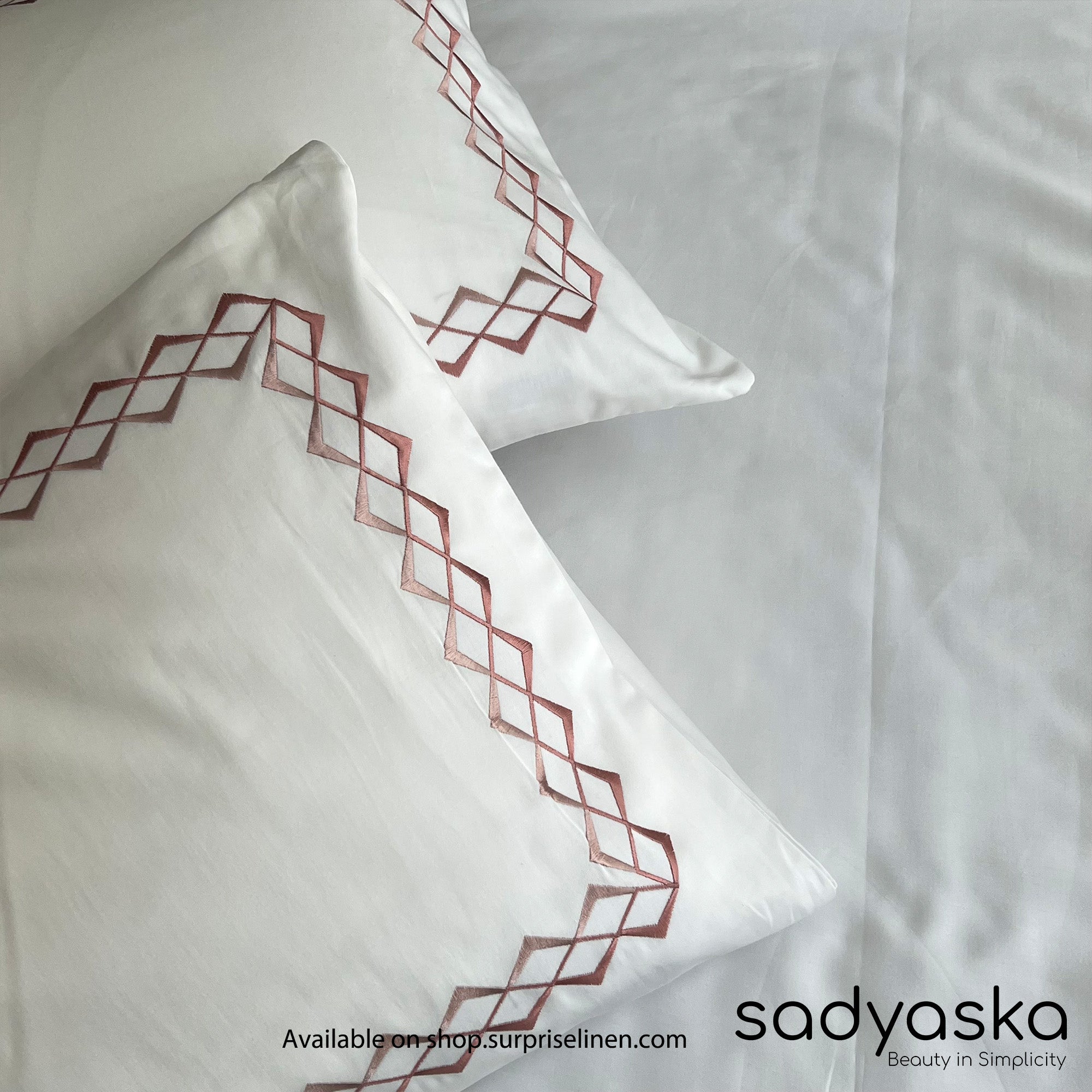 Sadyaska - Whites Collection Cube Bedsheet Set