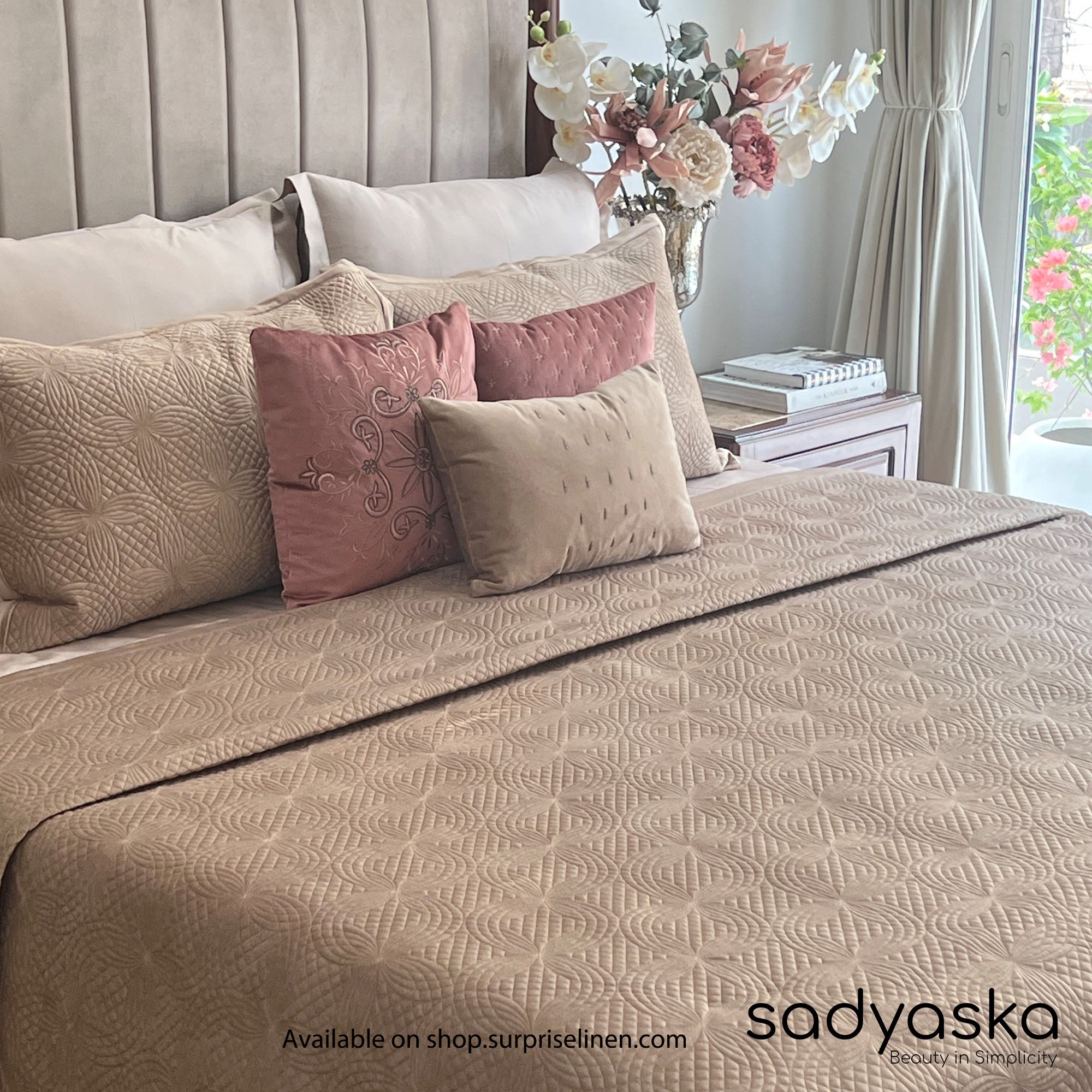 Sadyaska - Lindo Velvet Bedspread Set (Champagne Gold)