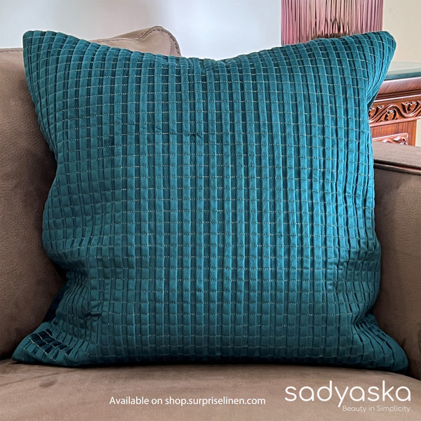 Sadyaska - Decorative Bello Velvet Cushion Cover (Emerald Green)