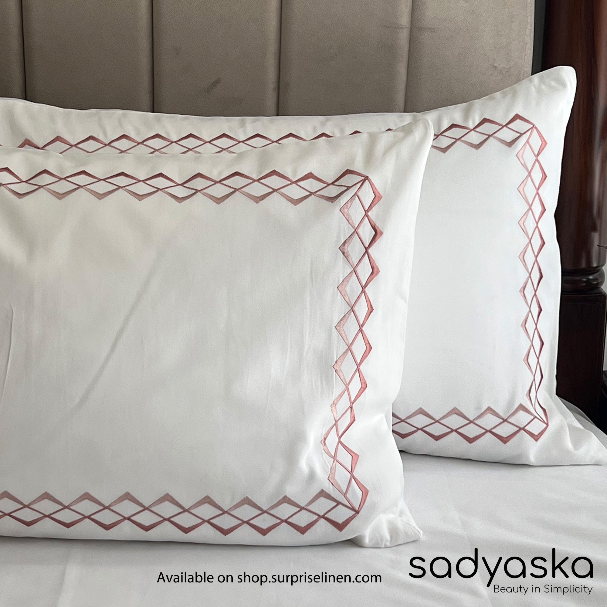 Sadyaska - Whites Collection Cube Bedsheet Set