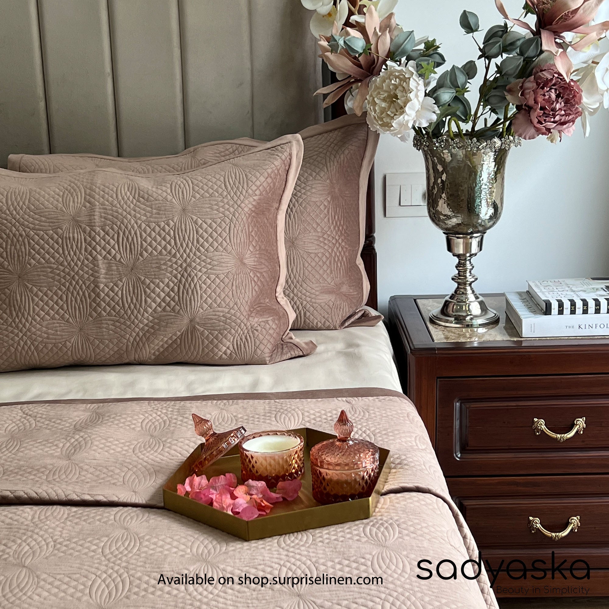 Sadyaska - Lindo Velvet Bedspread Set (Buff)