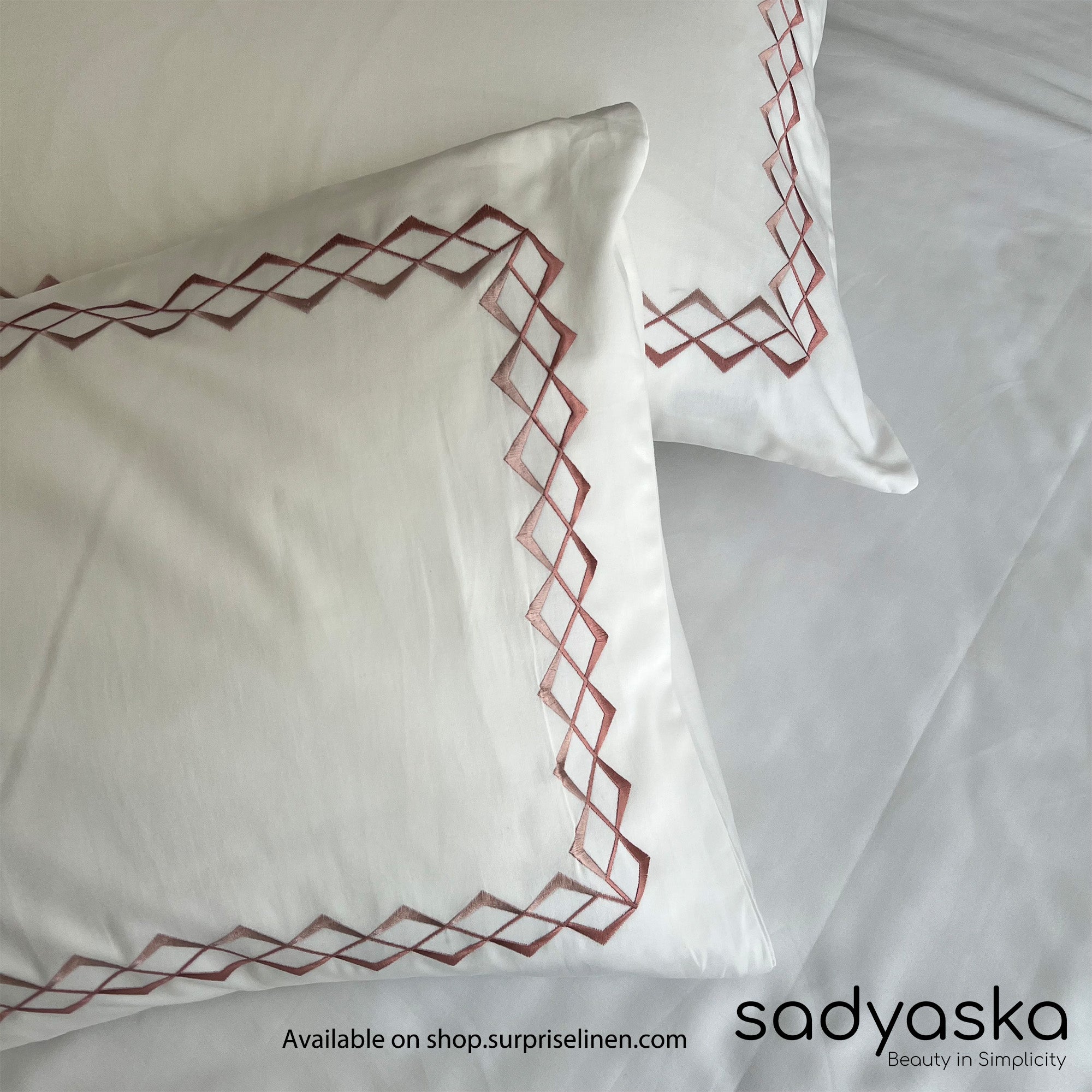 Sadyaska - Whites Collection Cube Bedsheet Set