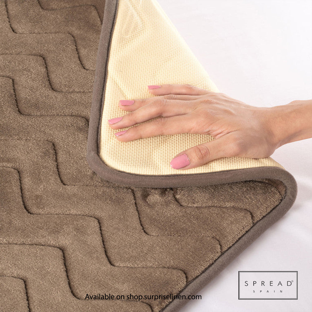 Spread Spain - Plush Wave Collection Anti Skid Memory Foam Bathmat Waves (Choco)