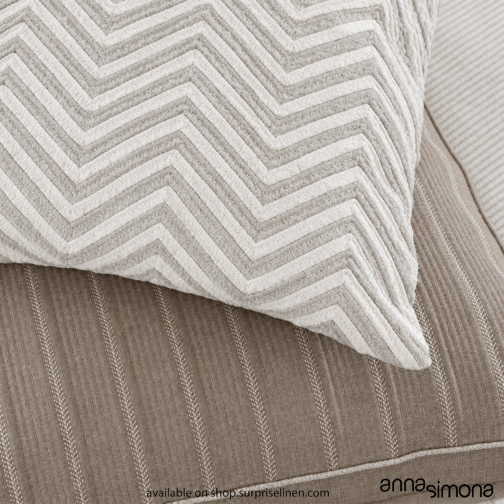 Anna Simona - Beirut 7 Pcs Jacquard Duvet Ensemble Set (Cream)