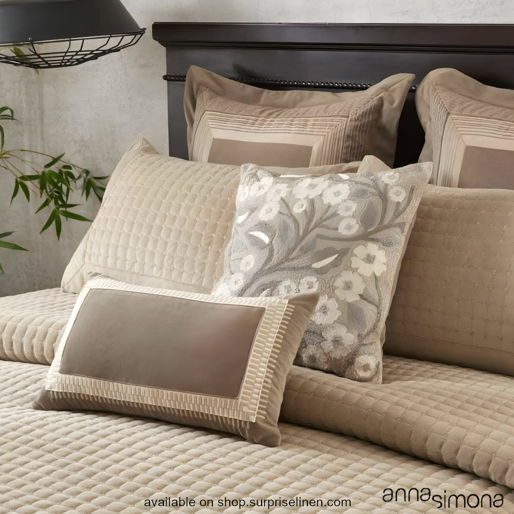 Anna Simona - Joules 7 Pcs Velvet Bed Ensemble Set (Beige)