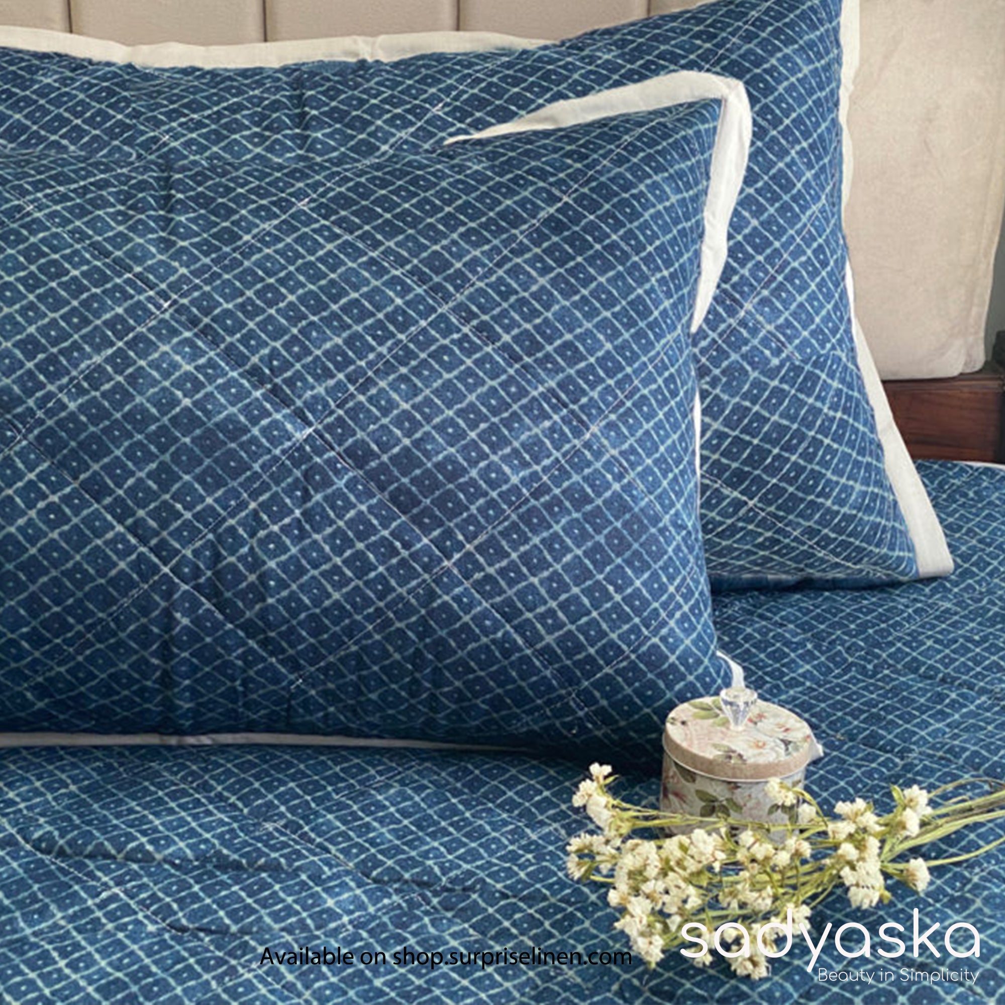 Sadyaska - Diamond Reversible Bed Cover (Indigo)