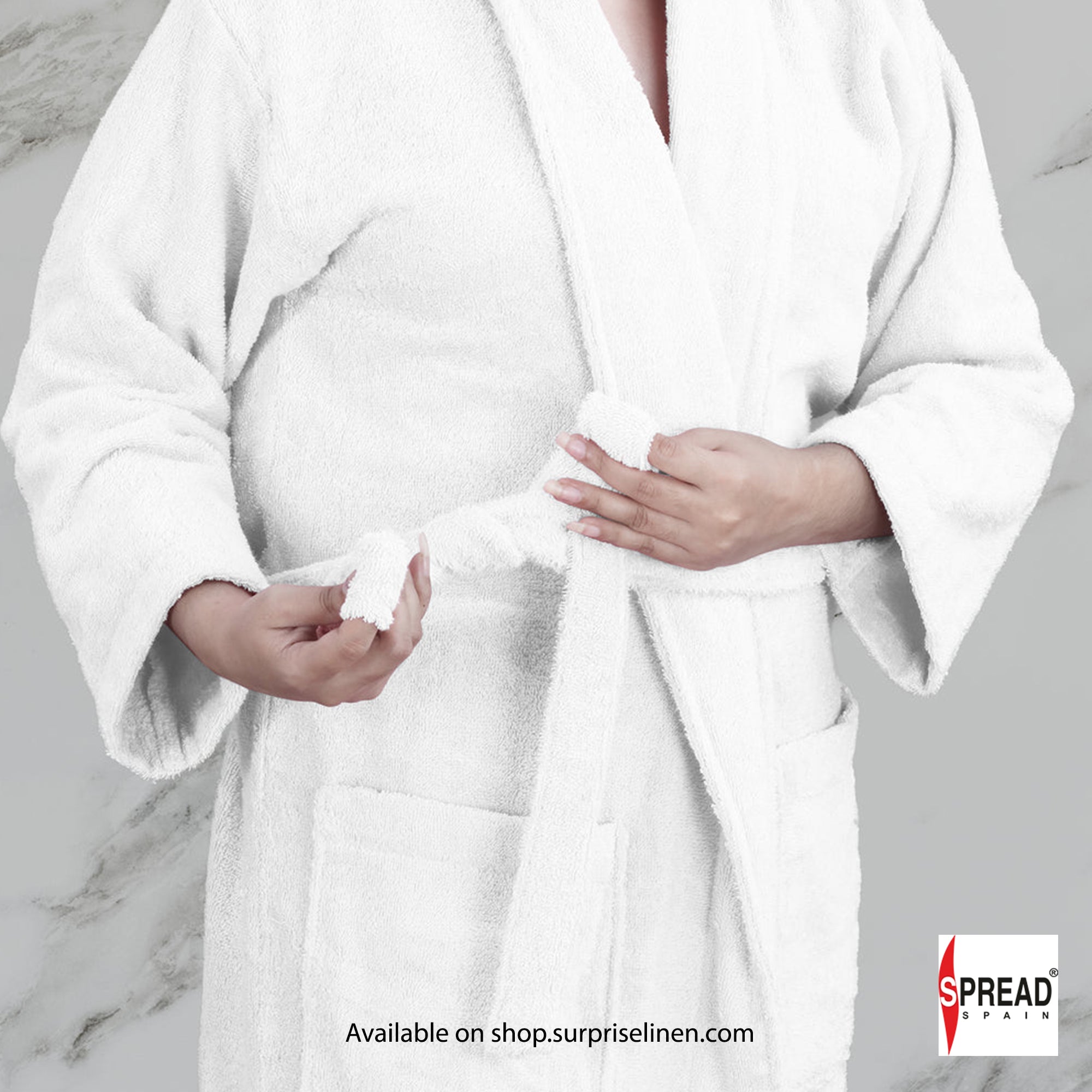 Spread Spain - One Size Bathrobe with Customizable Initials (White)