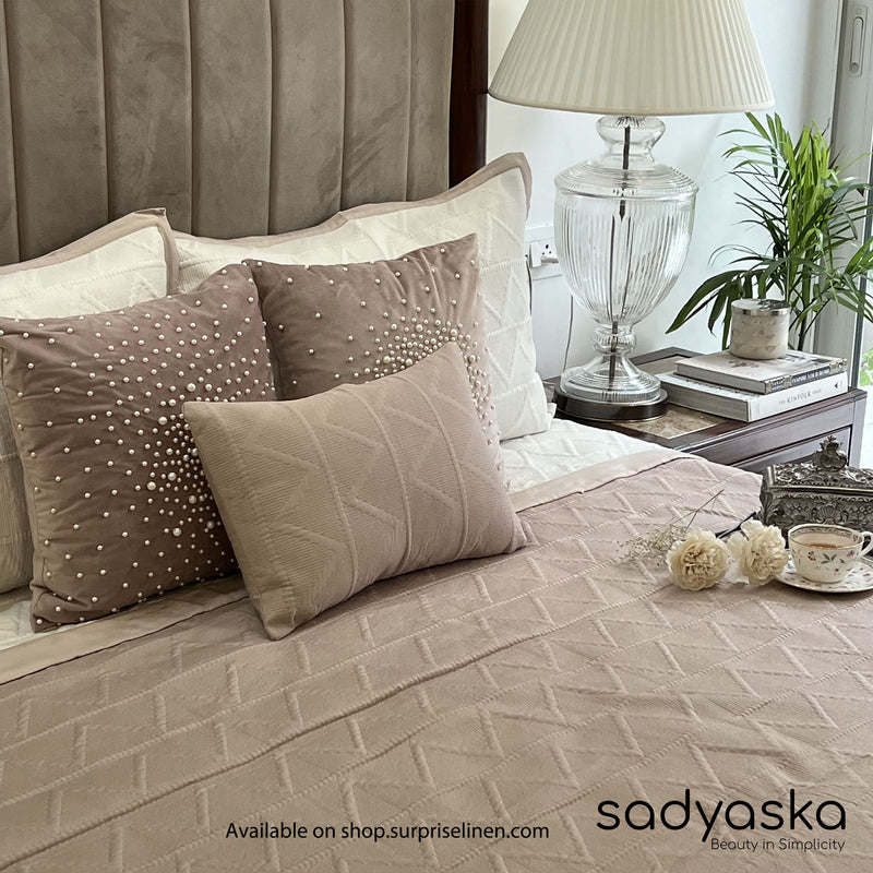 Sadyaska - Connoisseurs Collection Trigon Bedcover Set (Buff)