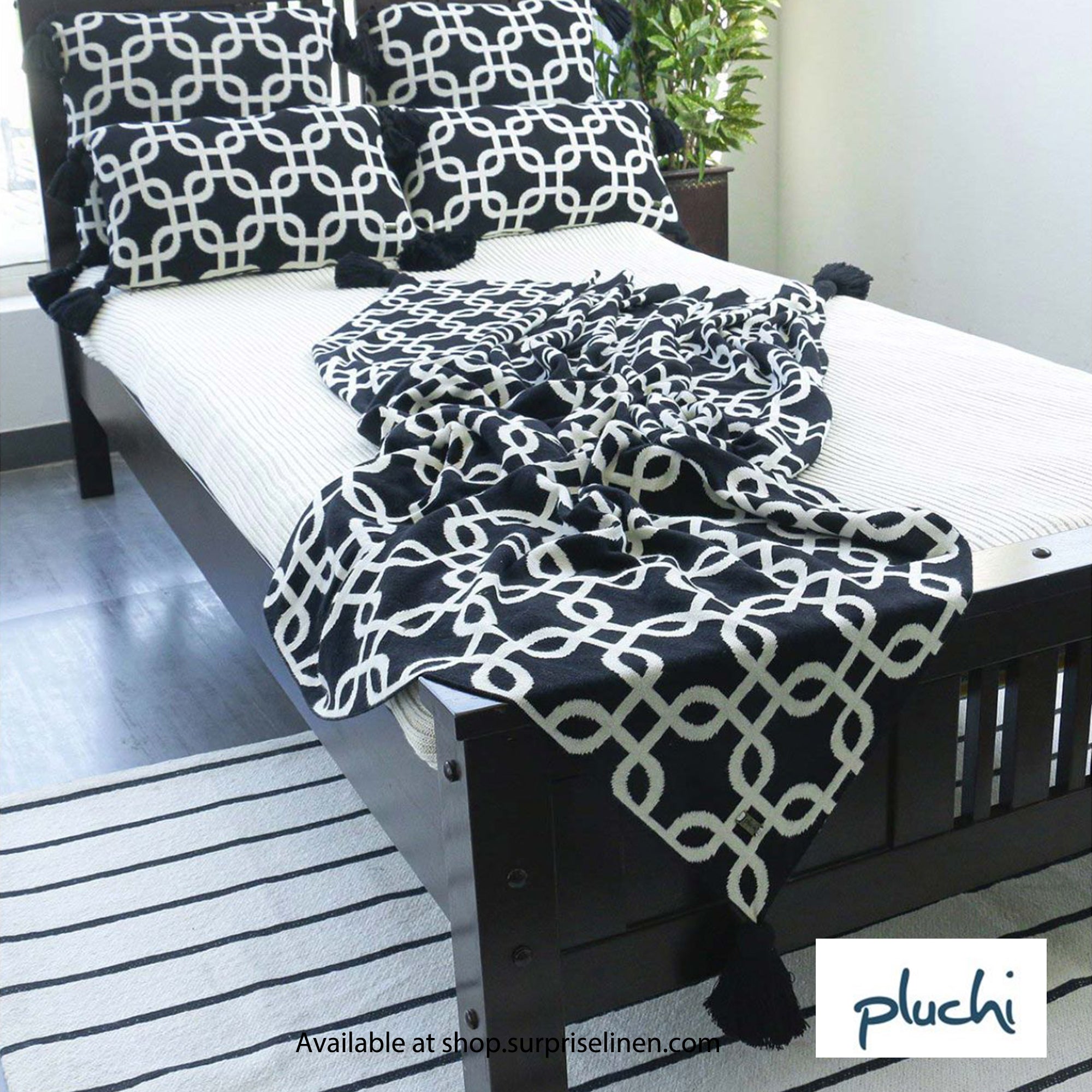 Pluchi - Stroke Cotton Knitted Throw /Blanket  For Round The Year Use (Black)