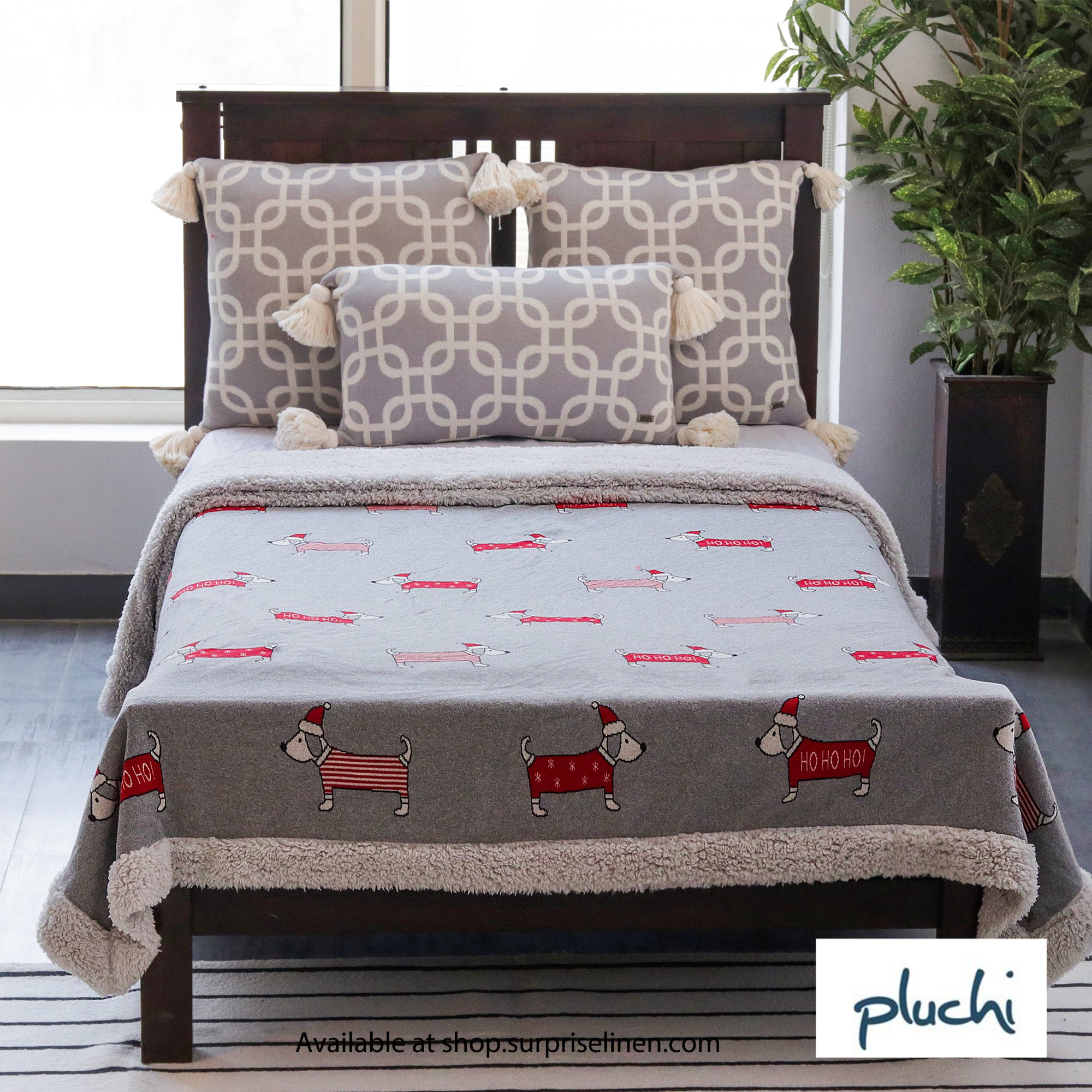 Pluchi - Santa Dog Cotton Knitted Kids Single Bed Blanket With Warm Sherpa Fabric (Light Grey)