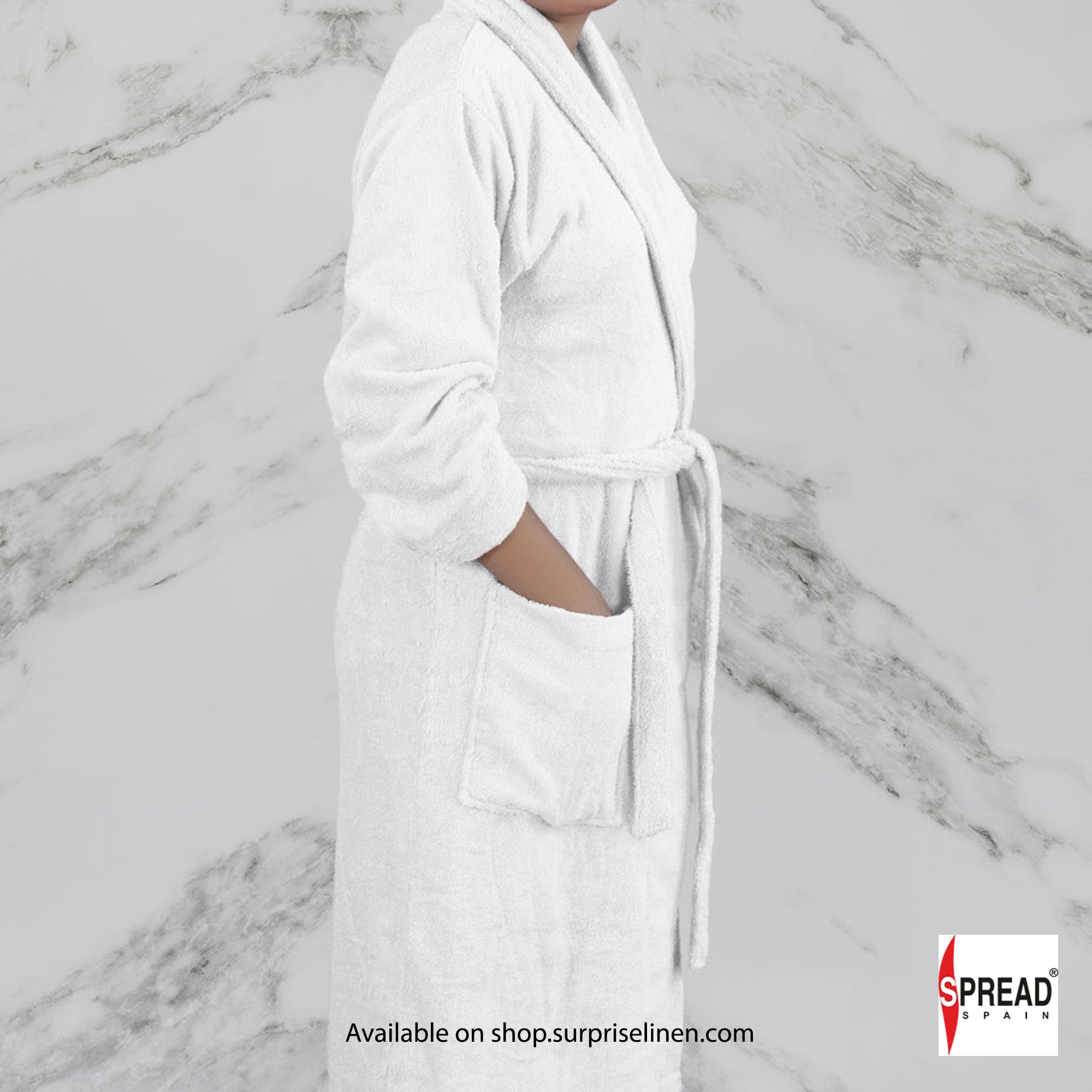 Spread Spain - One Size Bathrobe with Customizable Initials (White)