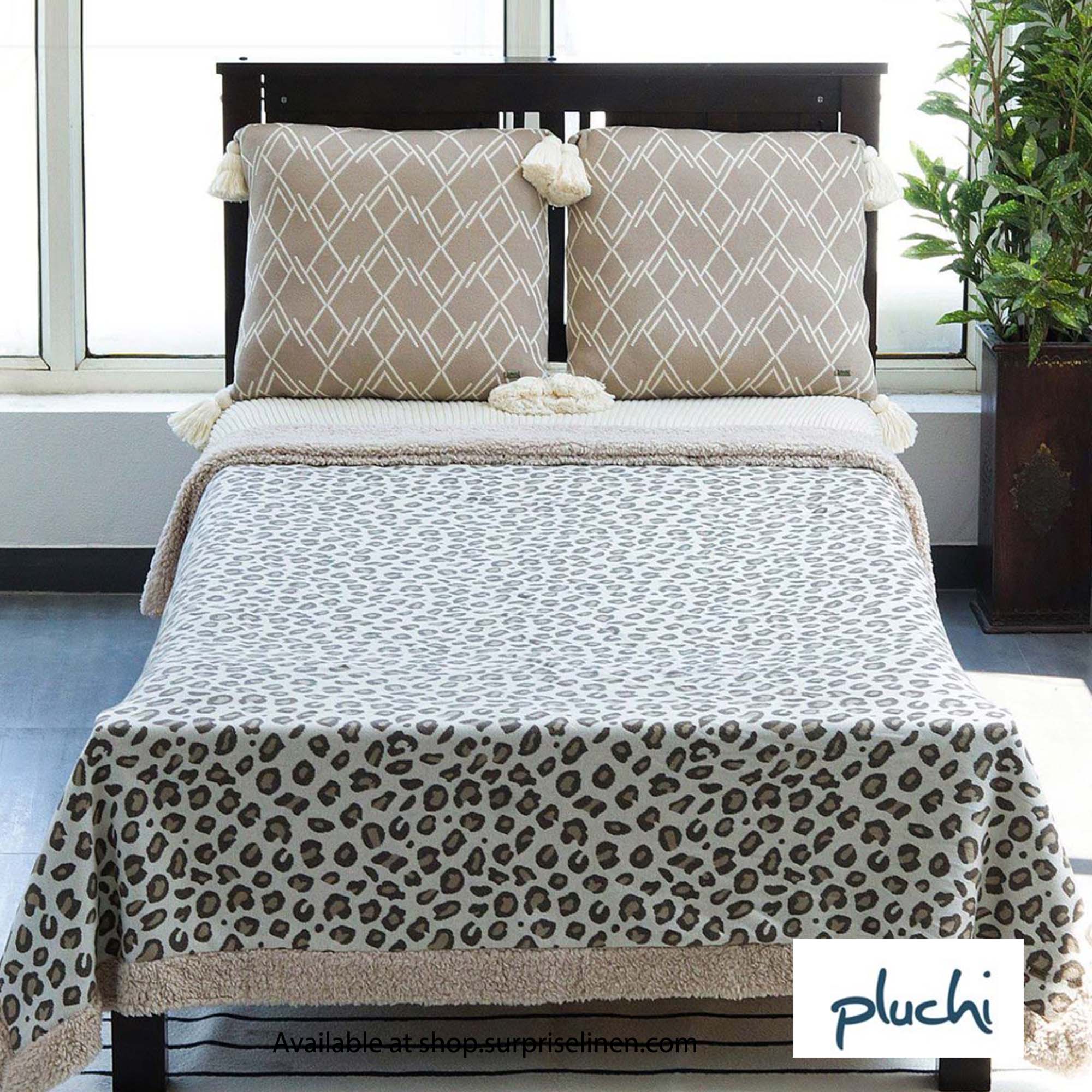 Pluchi - Leopard Design Cotton Knitted Single Bed Blanket layered with Warm Sherpa Fabric (Pale Whisper)