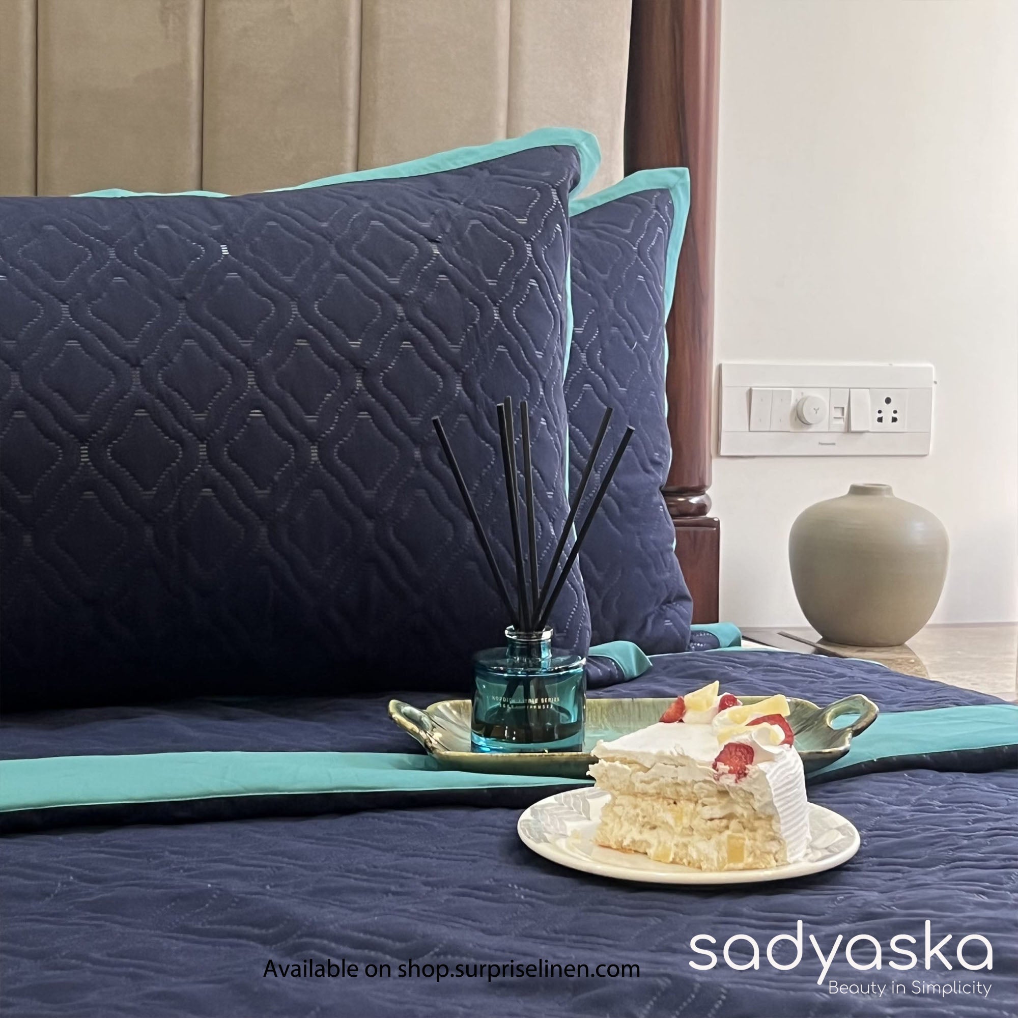 Sadyaska - Ultra Collection Quilted Bed Cover (Navy Turquoise)