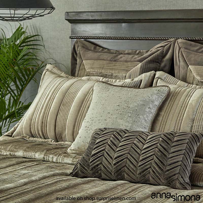 Anna Simona - Triumph 7 Pcs Velvet Bed Cover Set