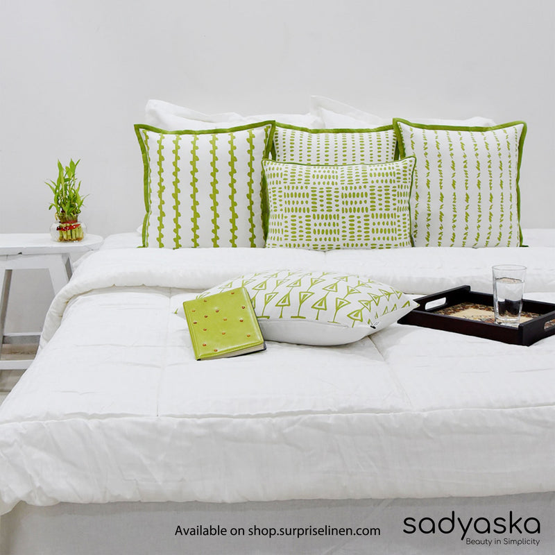 Sadyaska - Quadrangle Lines Printed Cushion Cover (Green)