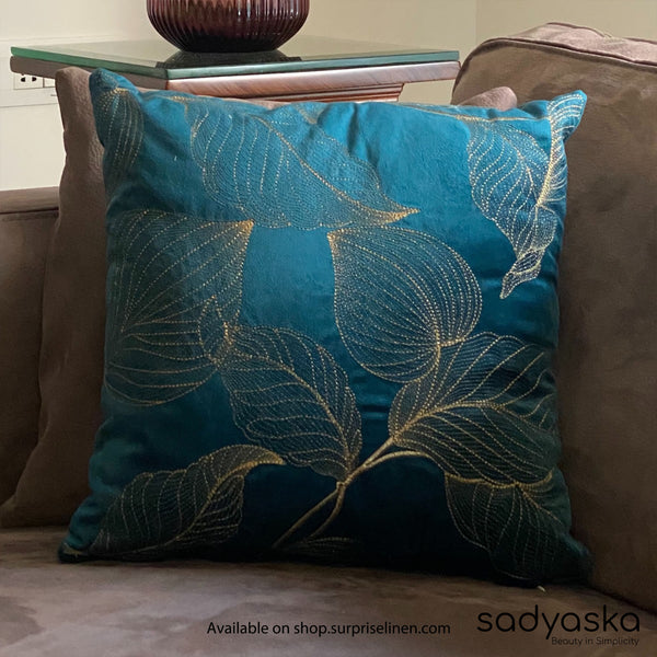 Sadyaska - Decorative Leaf Emerald Velvet Cushion Cover (Emerald)