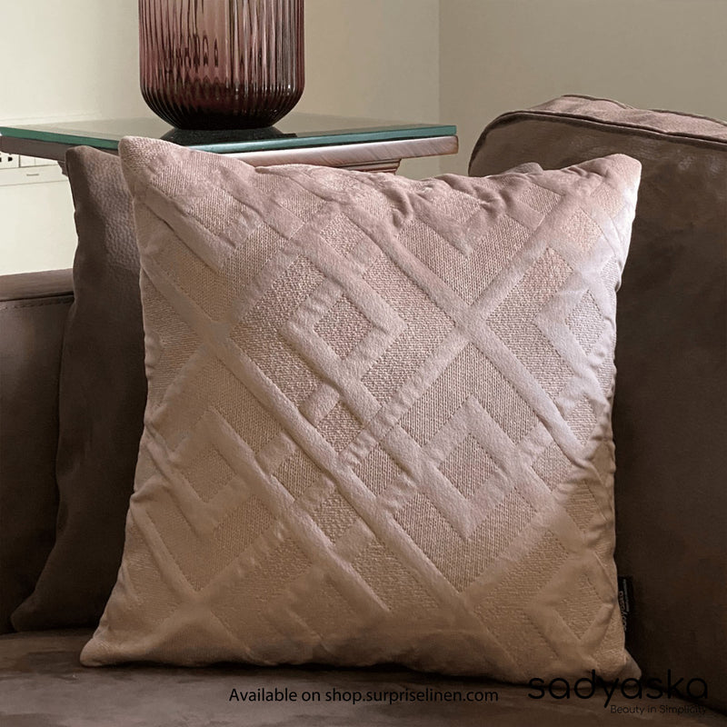 Sadyaska - Decorative Resplendent Velvet Cushion Cover (Onion Pink)