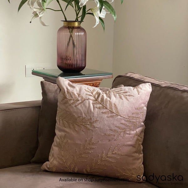 Sadyaska - Decorative Frond Velvet Cushion Cover (Onion Pink)