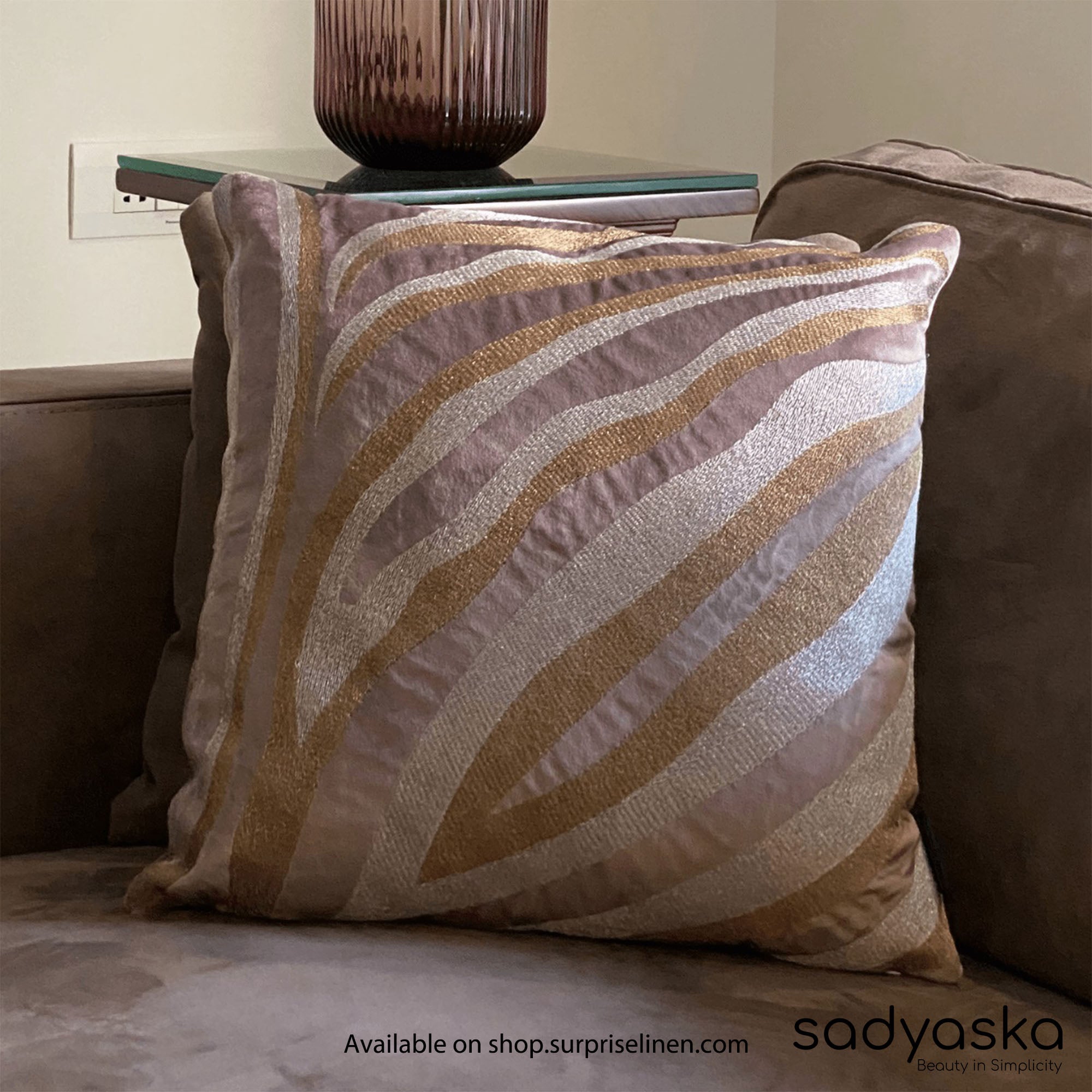 Sadyaska - Decorative Wave Velvet Cushion Cover (Lilac)