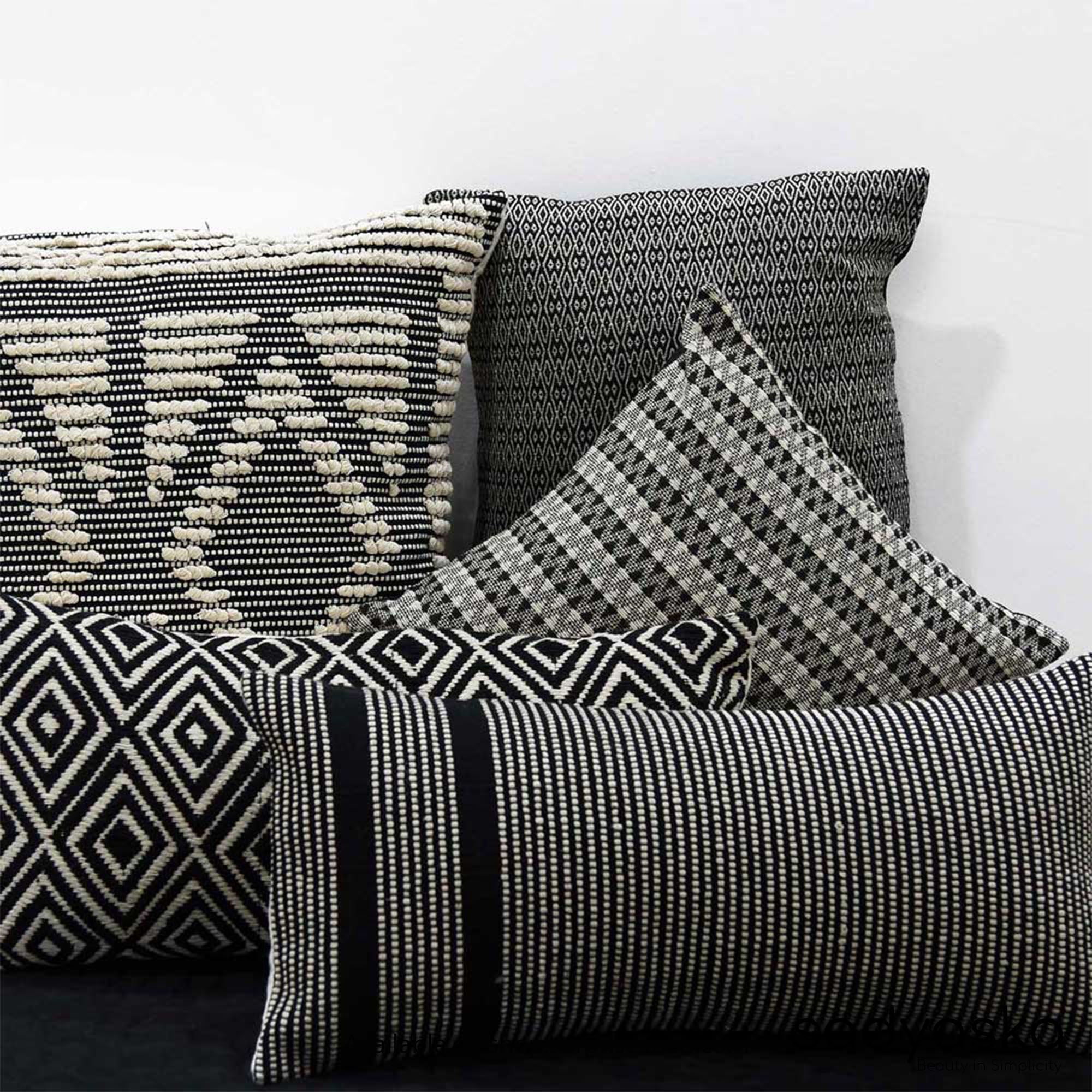 Sadyaska - Home Décor Bold StripedHand Woven Pillow Cover (Black)