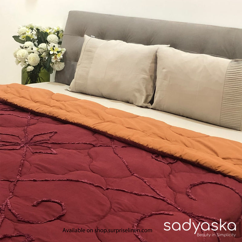 Sadyaska - Tufted Double Bed Reversible Micro Quilt (Beige & Maroon)