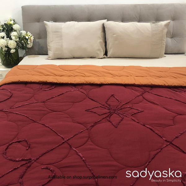 Sadyaska - Tufted Double Bed Reversible Micro Quilt (Beige & Maroon)