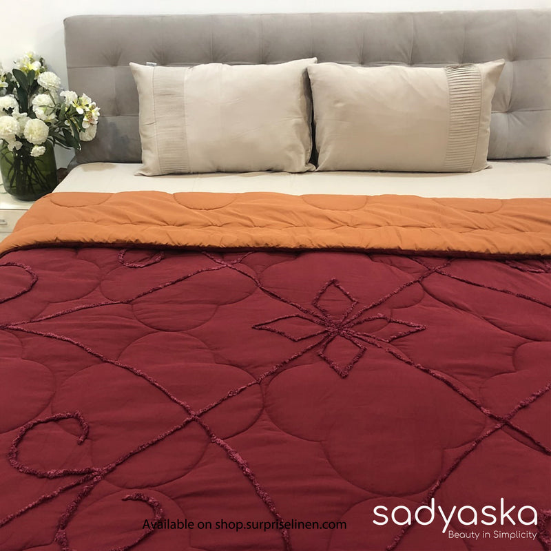 Sadyaska - Tufted Double Bed Reversible Micro Quilt (Beige & Maroon)
