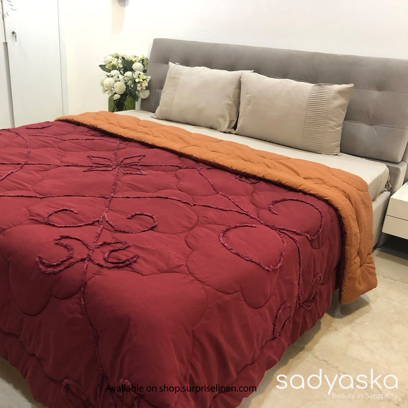 Sadyaska - Tufted Double Bed Reversible Micro Quilt (Beige & Maroon)