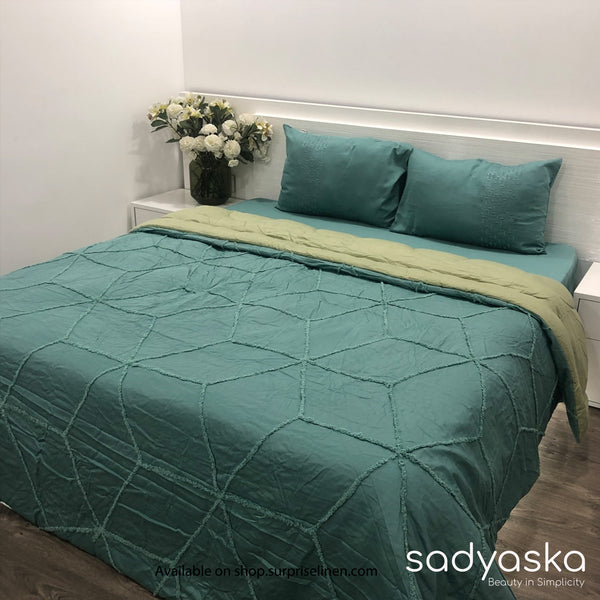 Sadyaska - Tufted Double Bed Cotton Reversible Quilt (Turquoise)